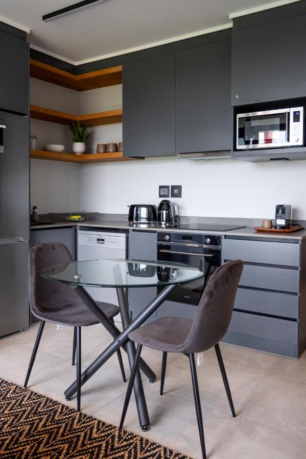 Luxury Bellagio 203 One Bed With Inverter Durban